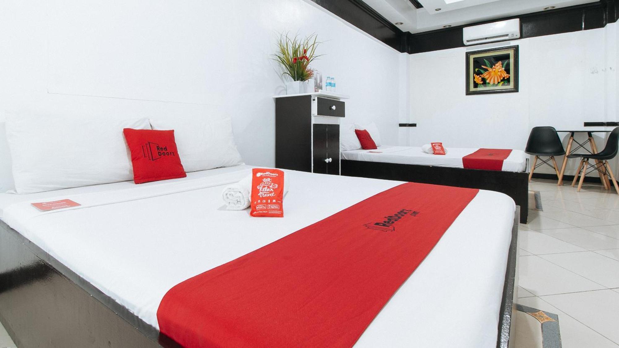 Reddoorz At Plus Villa Gloria Taguig Εξωτερικό φωτογραφία