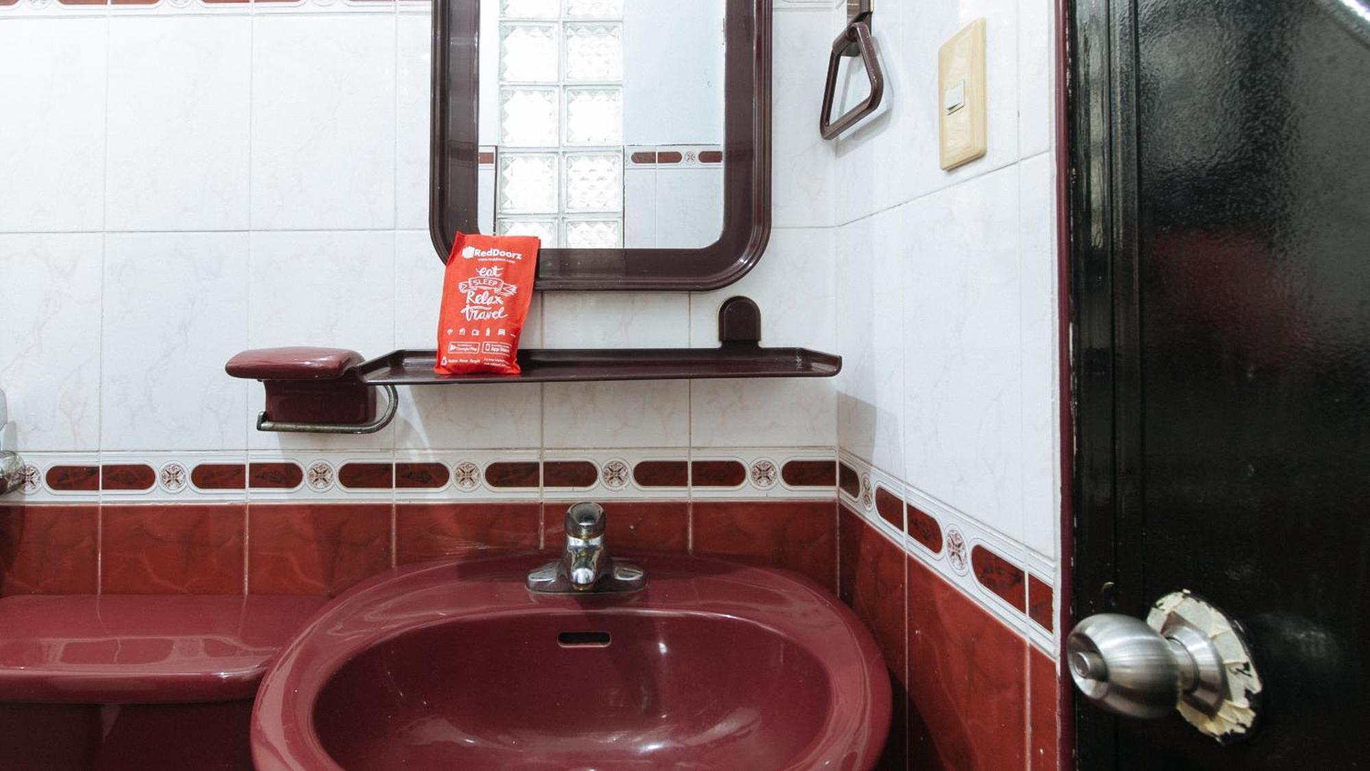 Reddoorz At Plus Villa Gloria Taguig Εξωτερικό φωτογραφία