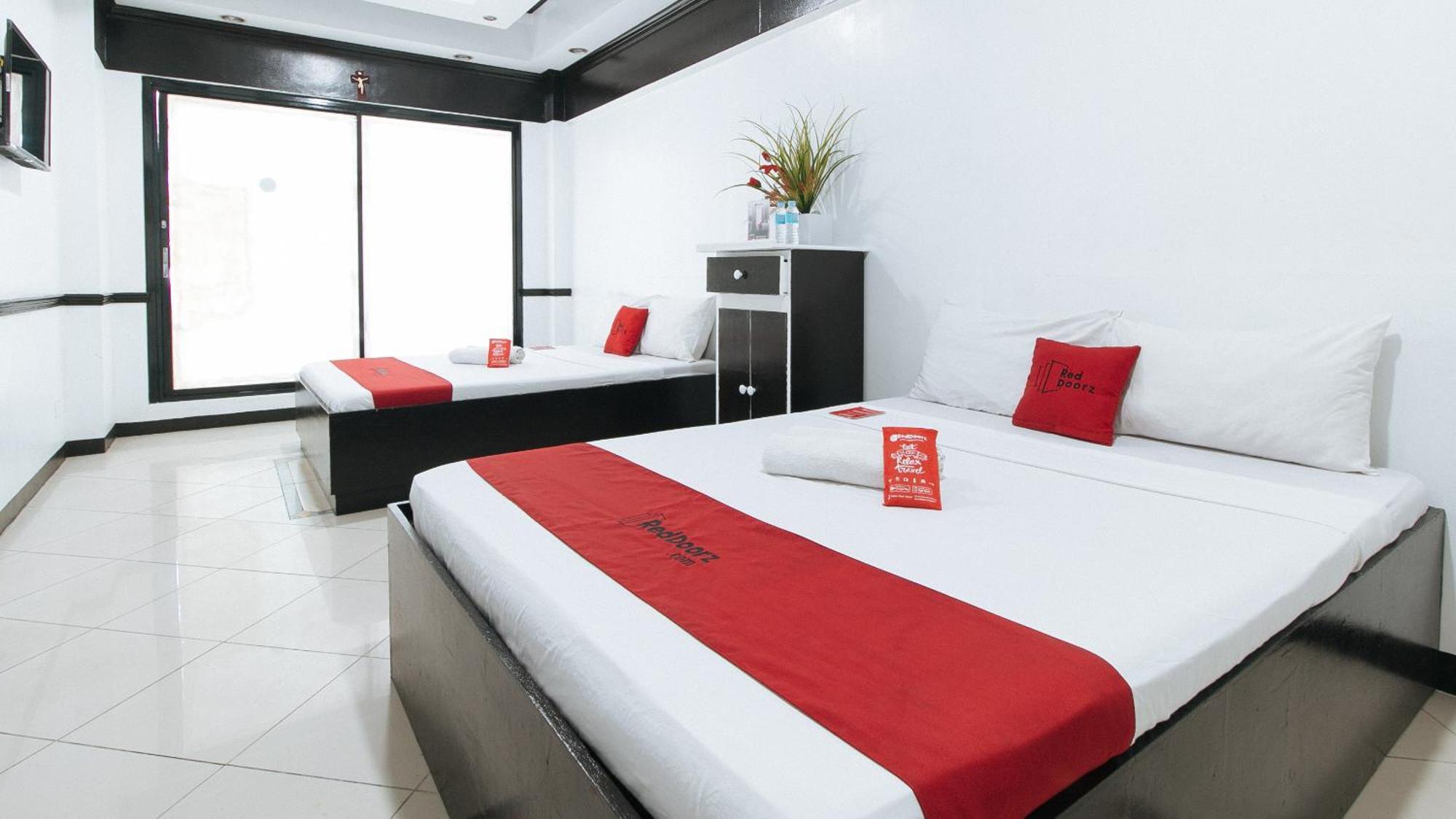 Reddoorz At Plus Villa Gloria Taguig Εξωτερικό φωτογραφία