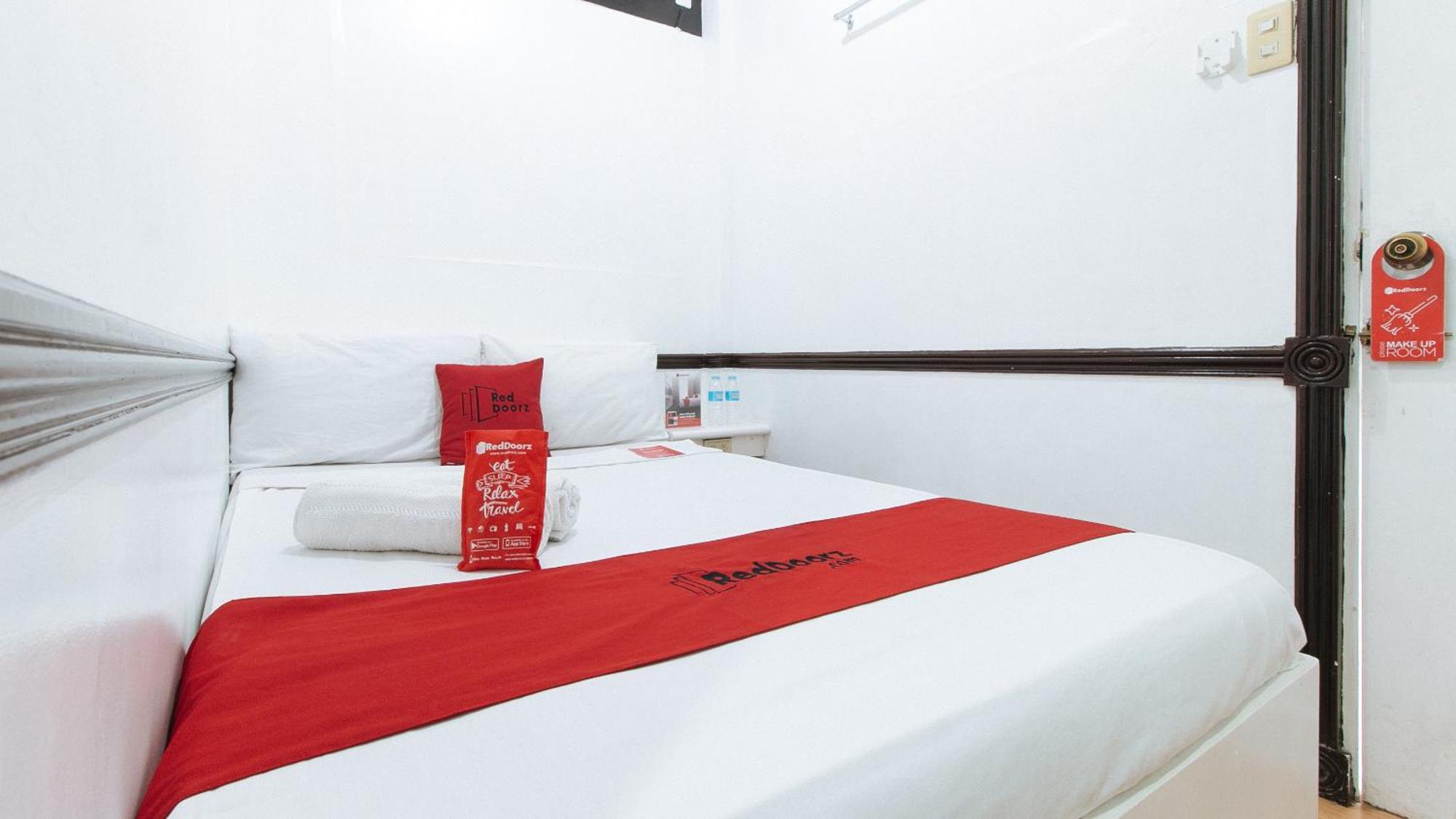 Reddoorz At Plus Villa Gloria Taguig Εξωτερικό φωτογραφία