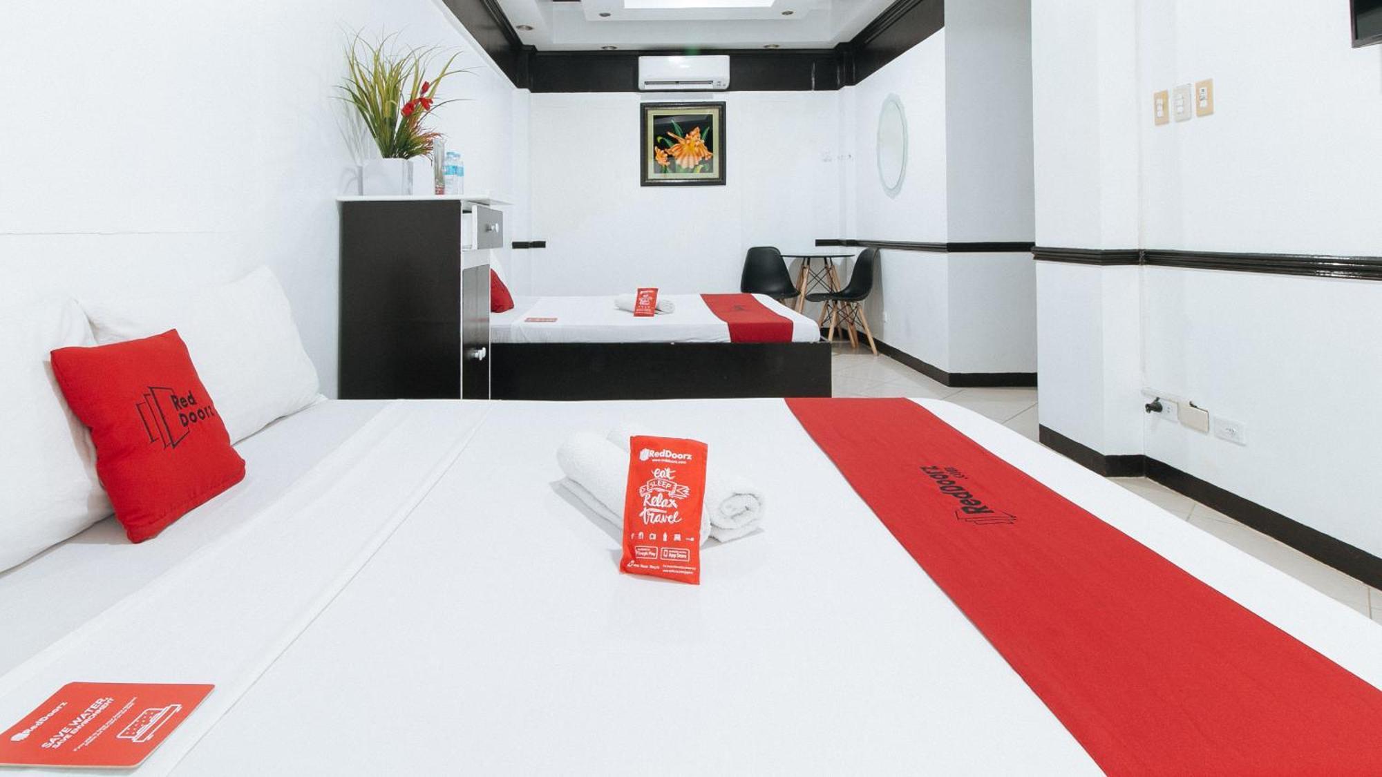 Reddoorz At Plus Villa Gloria Taguig Εξωτερικό φωτογραφία