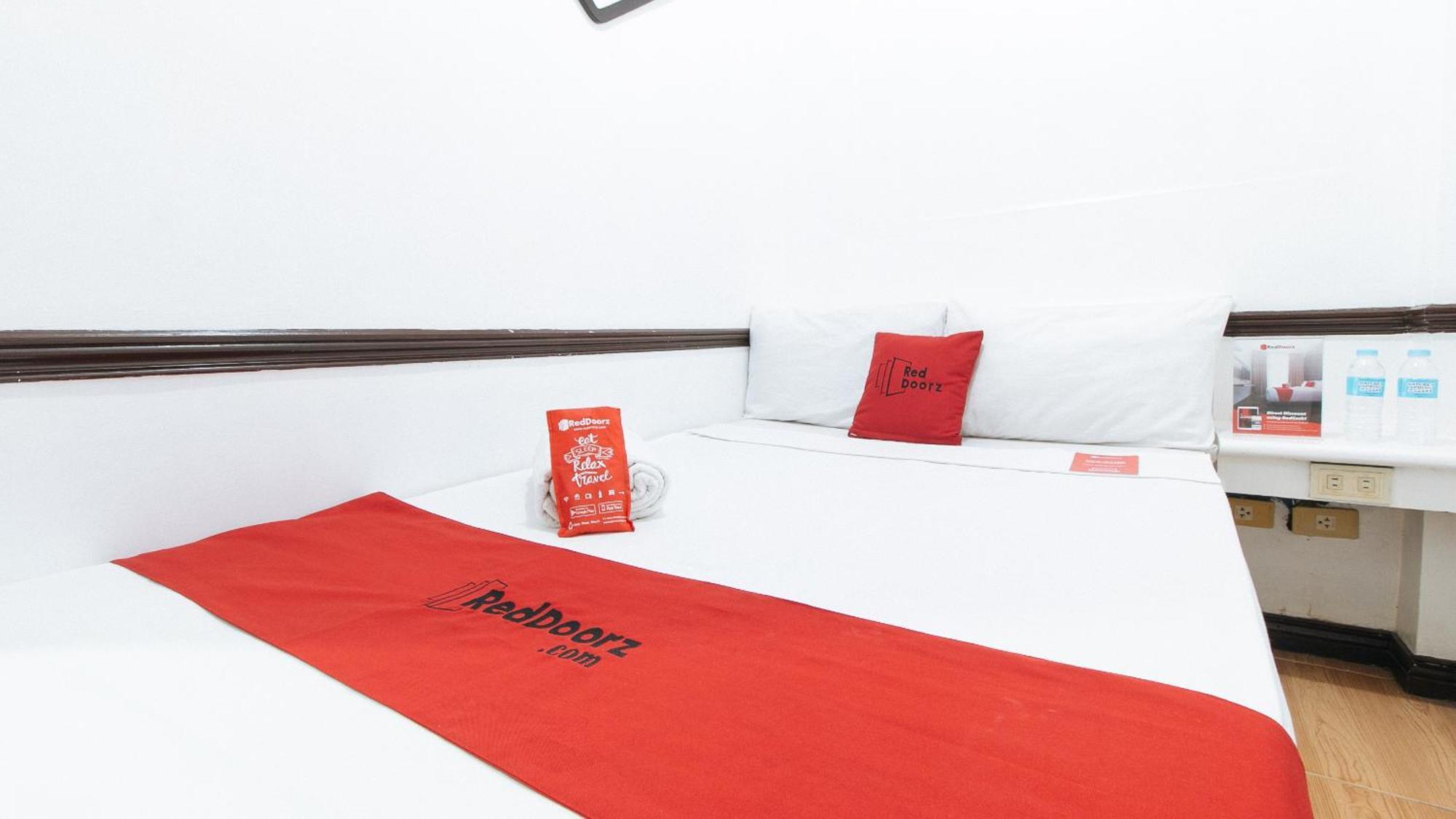 Reddoorz At Plus Villa Gloria Taguig Εξωτερικό φωτογραφία