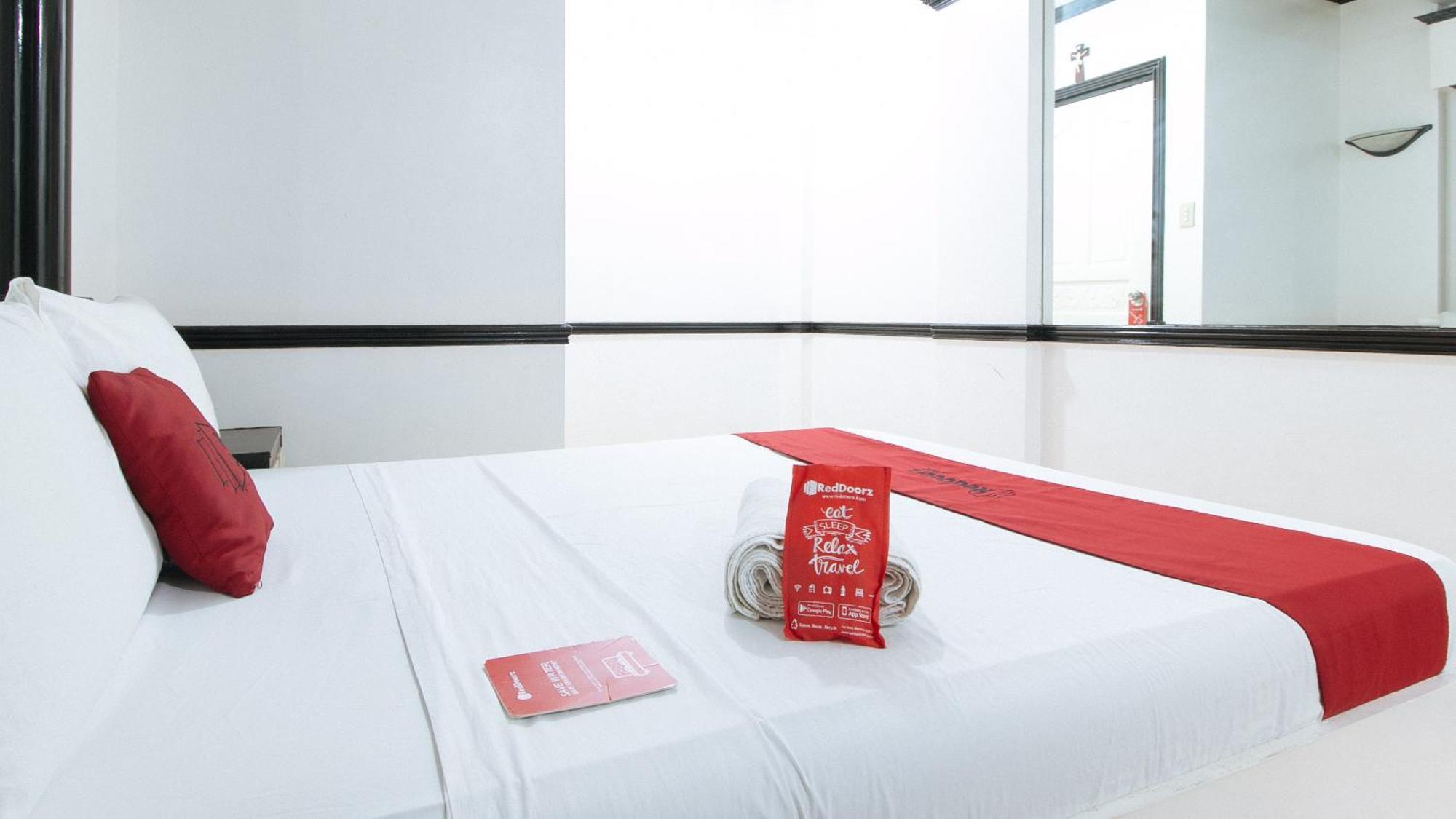 Reddoorz At Plus Villa Gloria Taguig Εξωτερικό φωτογραφία