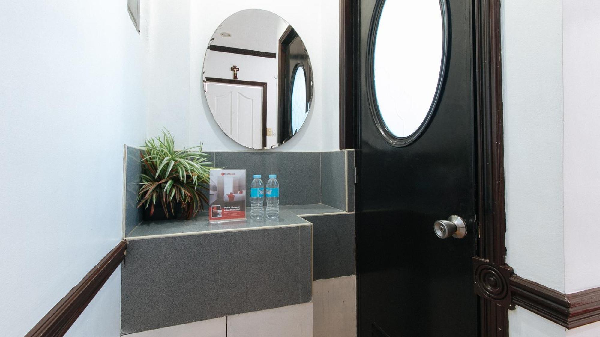 Reddoorz At Plus Villa Gloria Taguig Εξωτερικό φωτογραφία